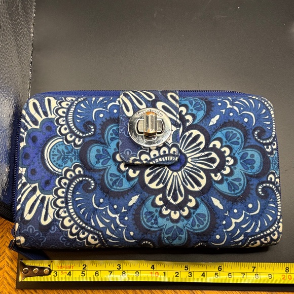 Vera Bradley Blue and White Patterned Wallet RFID - Picture 6 of 7
